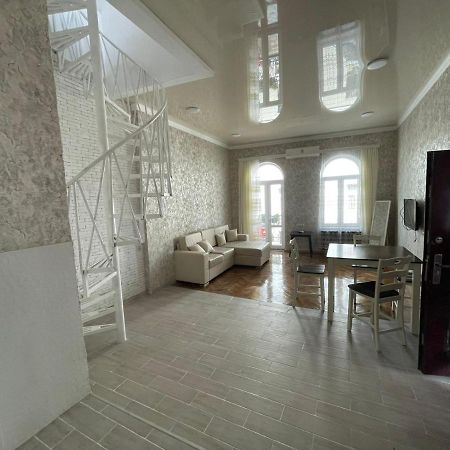 Центр Города Батуми Apartment Rustaveli 13 Zewnętrze zdjęcie