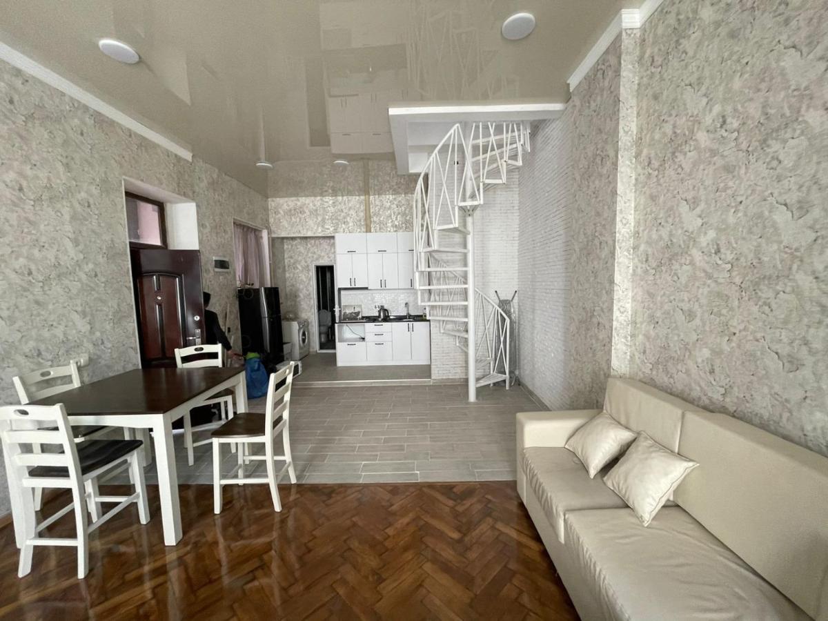 Центр Города Батуми Apartment Rustaveli 13 Zewnętrze zdjęcie
