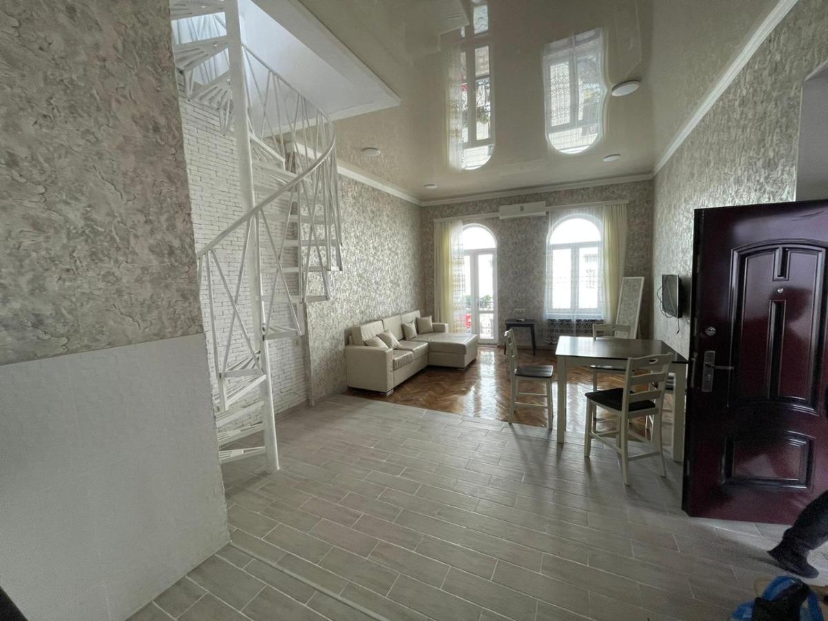 Центр Города Батуми Apartment Rustaveli 13 Zewnętrze zdjęcie